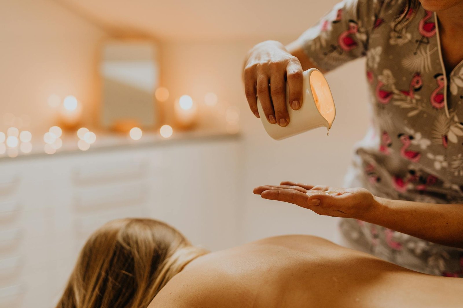 Massage Californien : Pratique, Bienfaits & Contres-Indications