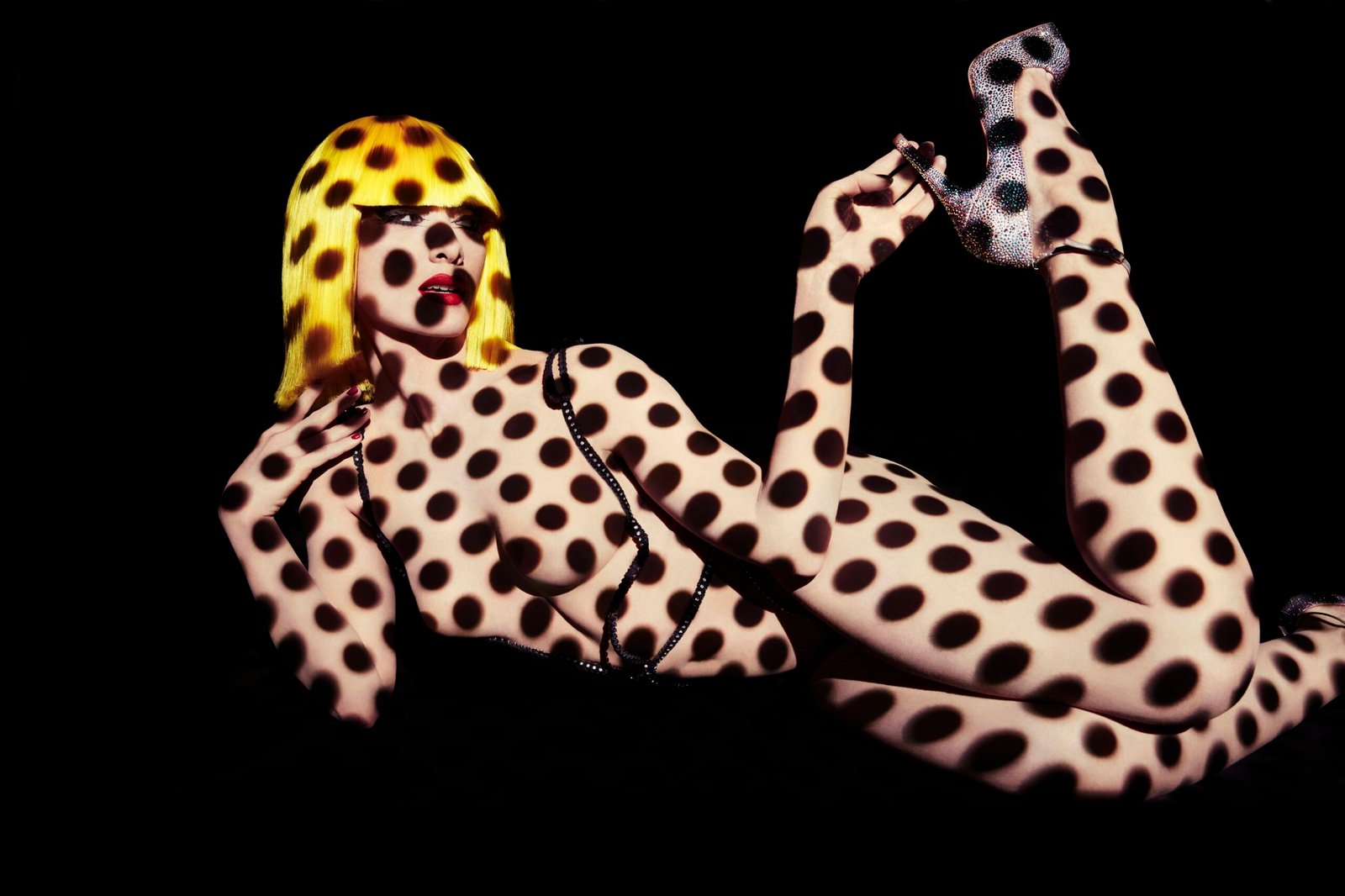 Mika Do : La Star du Crazy Horse aux Multiples Talents