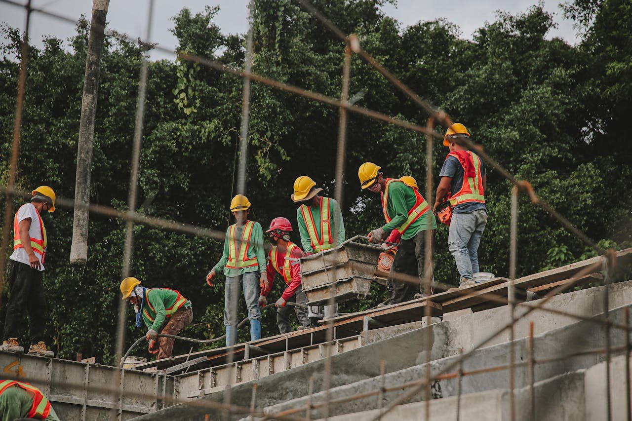 Obligations d&rsquo;un couvreur : Ce que vous devez savoir avant de lancer vos travaux de toiture