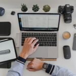 Laptop stand en bois massif